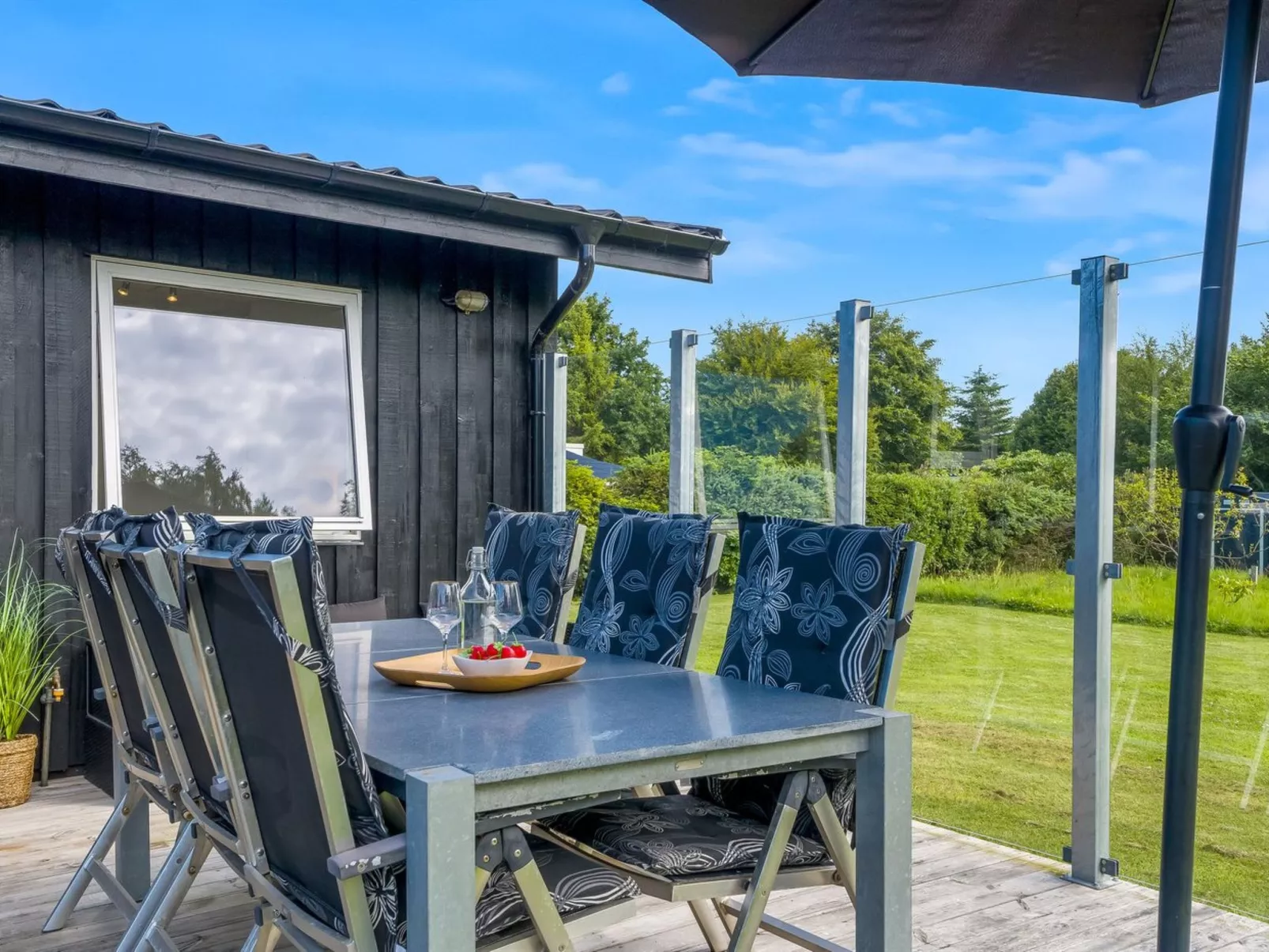 "Elske" -  from the sea-Buiten