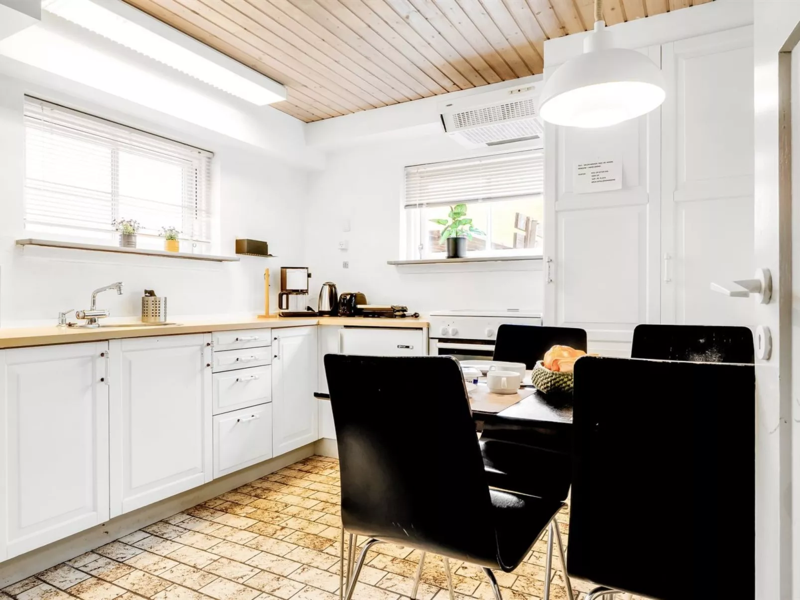 "Dorti" - 500m from the sea-Binnen