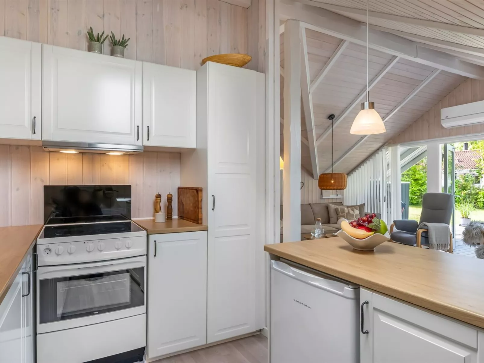 "Tara" - 450m from the sea-Binnen