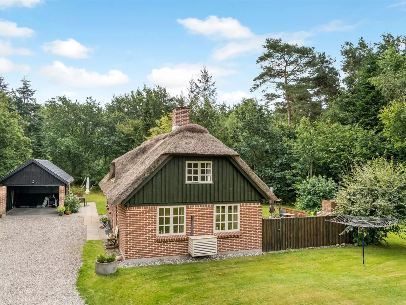 "Hilaria" - 2.1km from the sea-Buiten