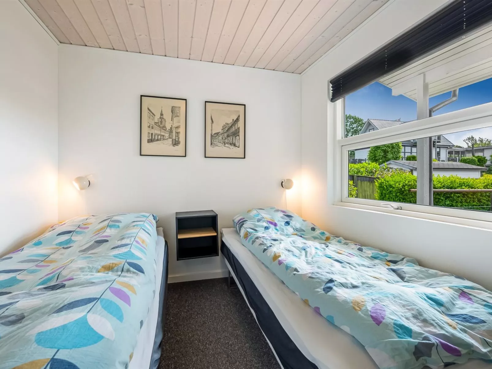 "Akira" - 250m from the sea-Binnen