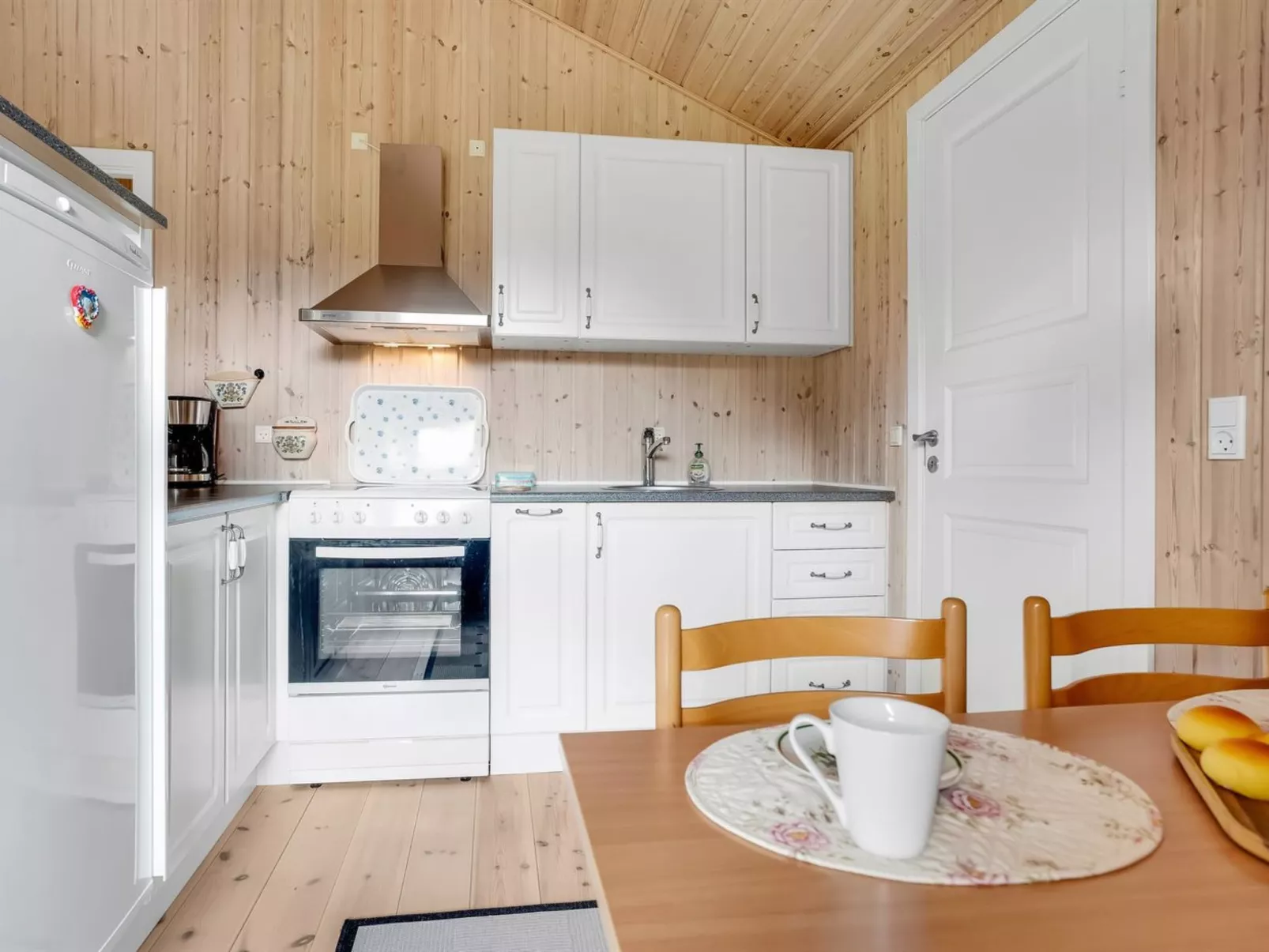 "Aleth" - 800m from the sea-Binnen