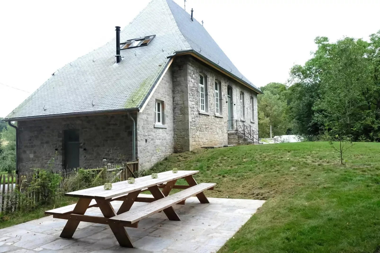 La Maison du Jardinier avec dortoir-Buitenkant zomer