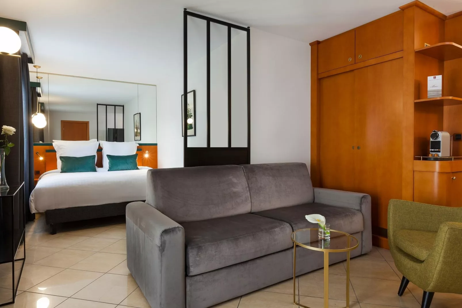 NEHÔ SUITES CANNES CROISETTE - Junior suite-Woonkamer