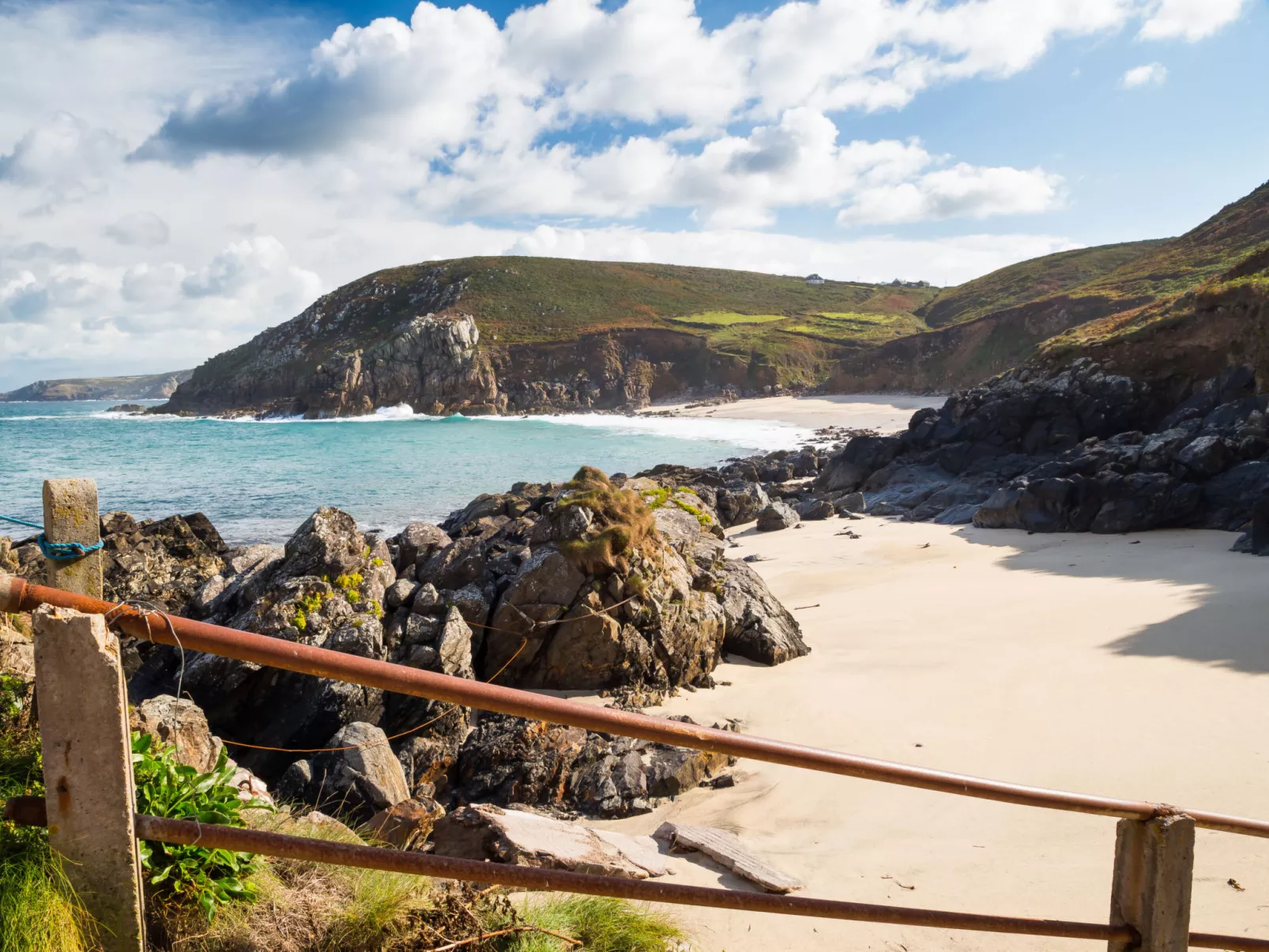 Western Watch-Buiten