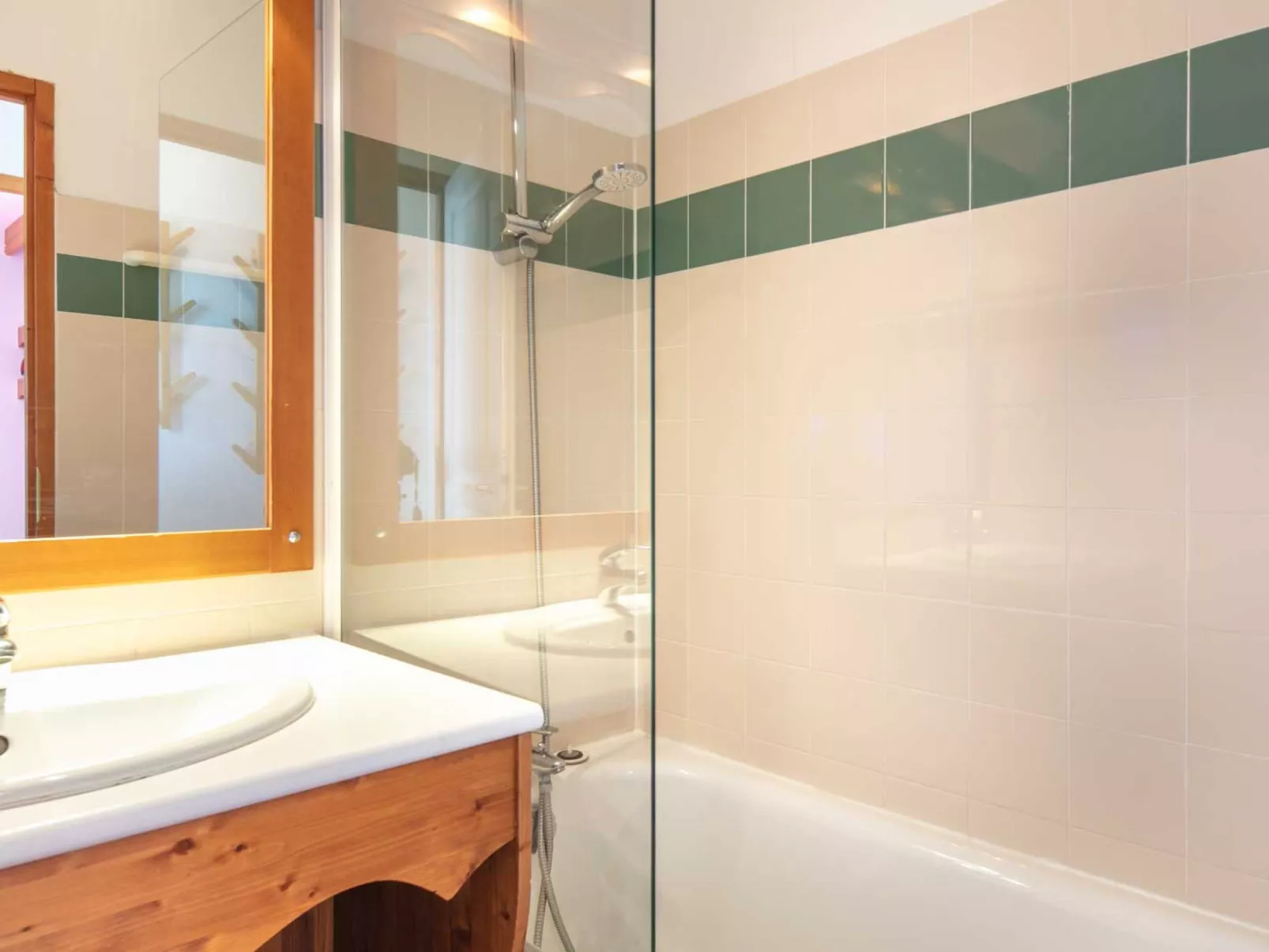 V du Bachat MELEZES A-Binnen