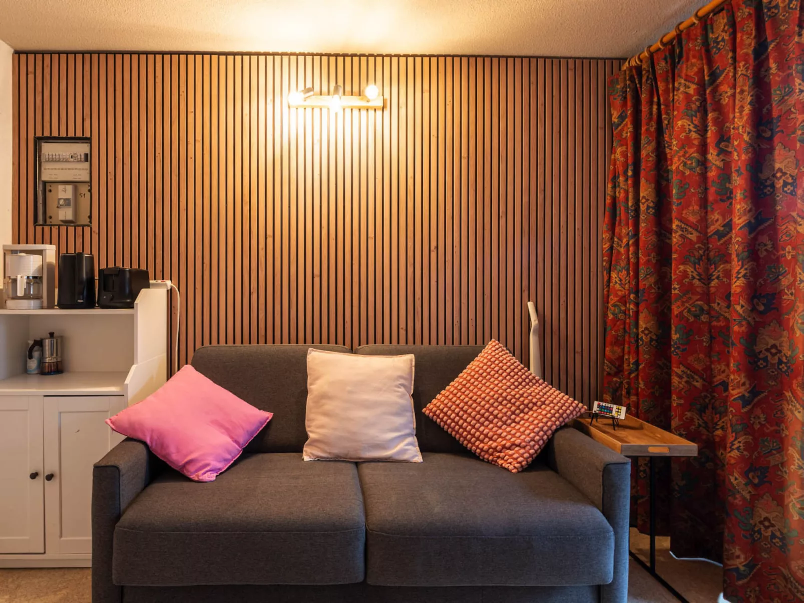 P. LES ESSERTS-Binnen