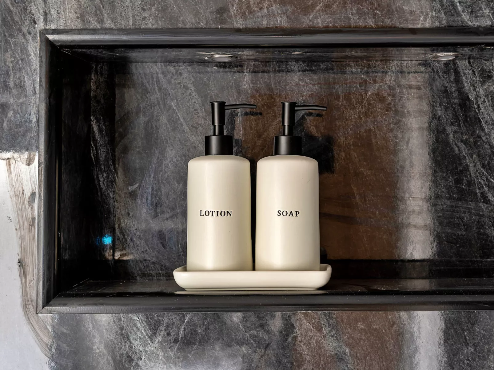 Peace Retreats-Binnen