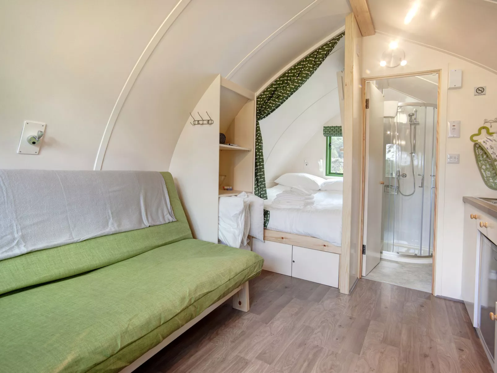 Barebones Glamping-Binnen