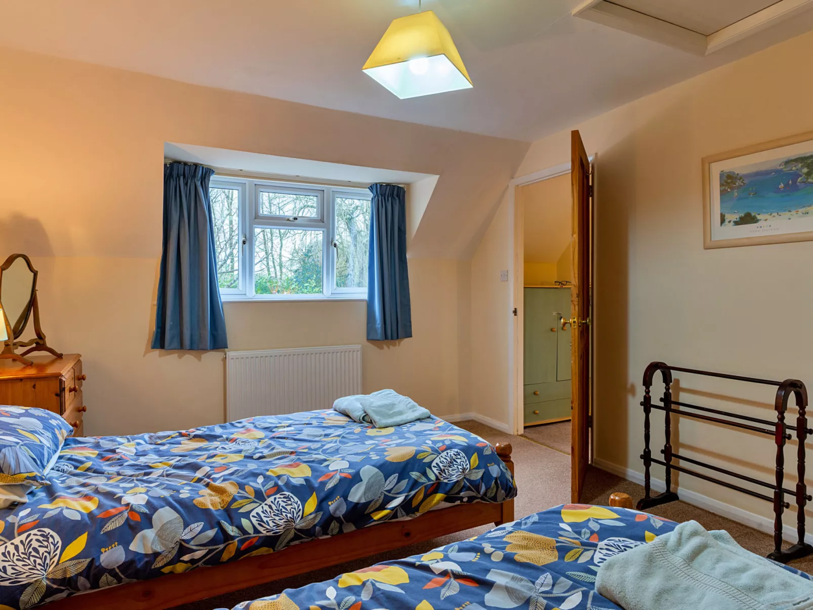 Glebe Cottage-Binnen