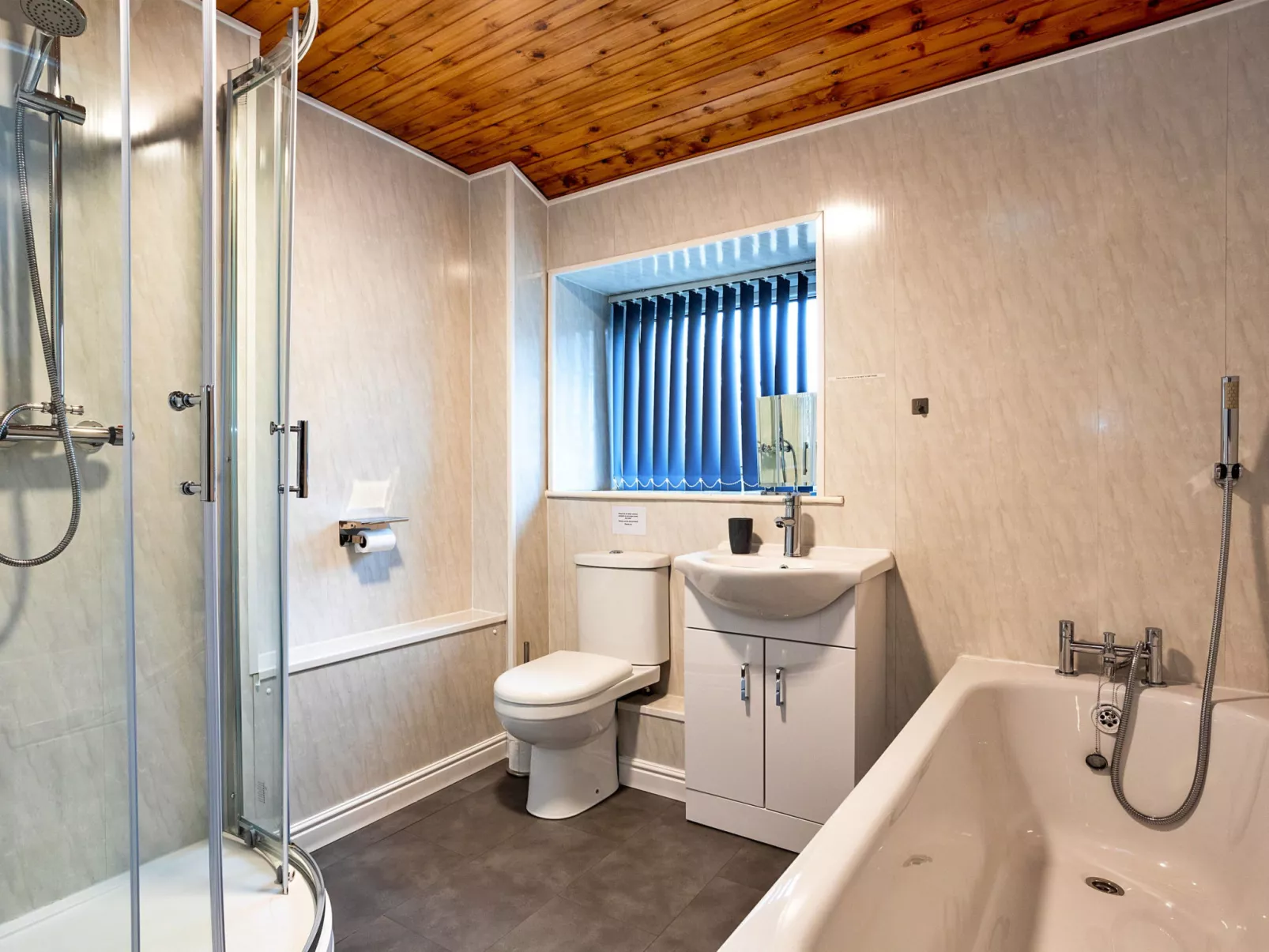 Woodstock Lodge-Binnen