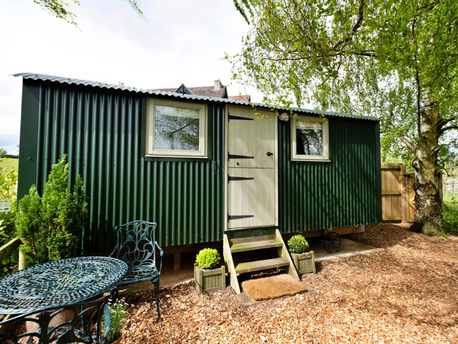 Hay and Hedgerow Glamping-Buiten