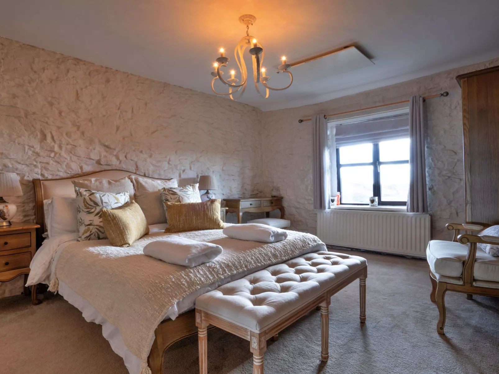 The Cottages Collection at Blackclough Farm-Binnen