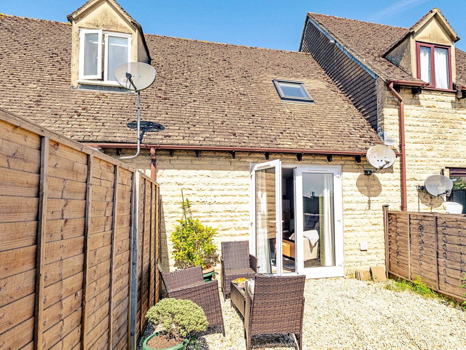 No. 8 Meadow Retreat-Buiten