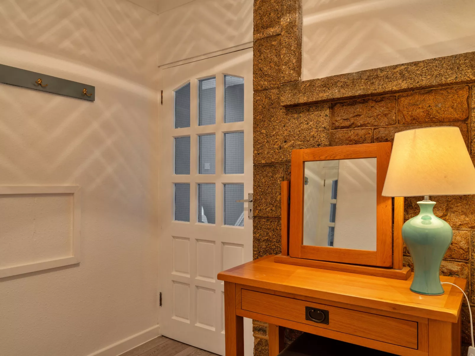 No. 5 Harlequin-Buiten