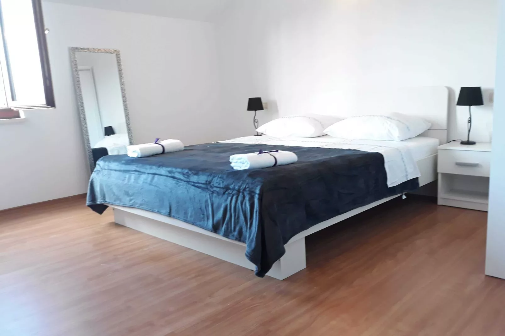 Apartment Gabrijela - One Bedroom Apartment with Sea View-Slaapkamer