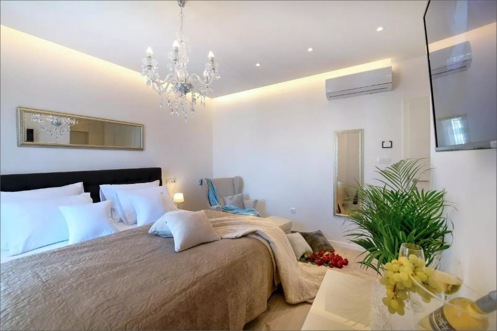 Deluxe Room with King Size Bed (4)-Slaapkamer