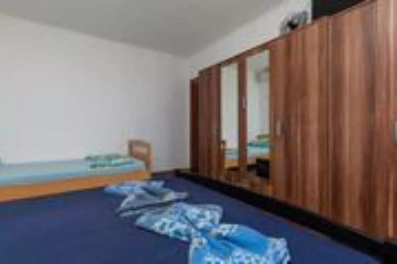 Two-Bedroom Apartment (A5)-Slaapkamer