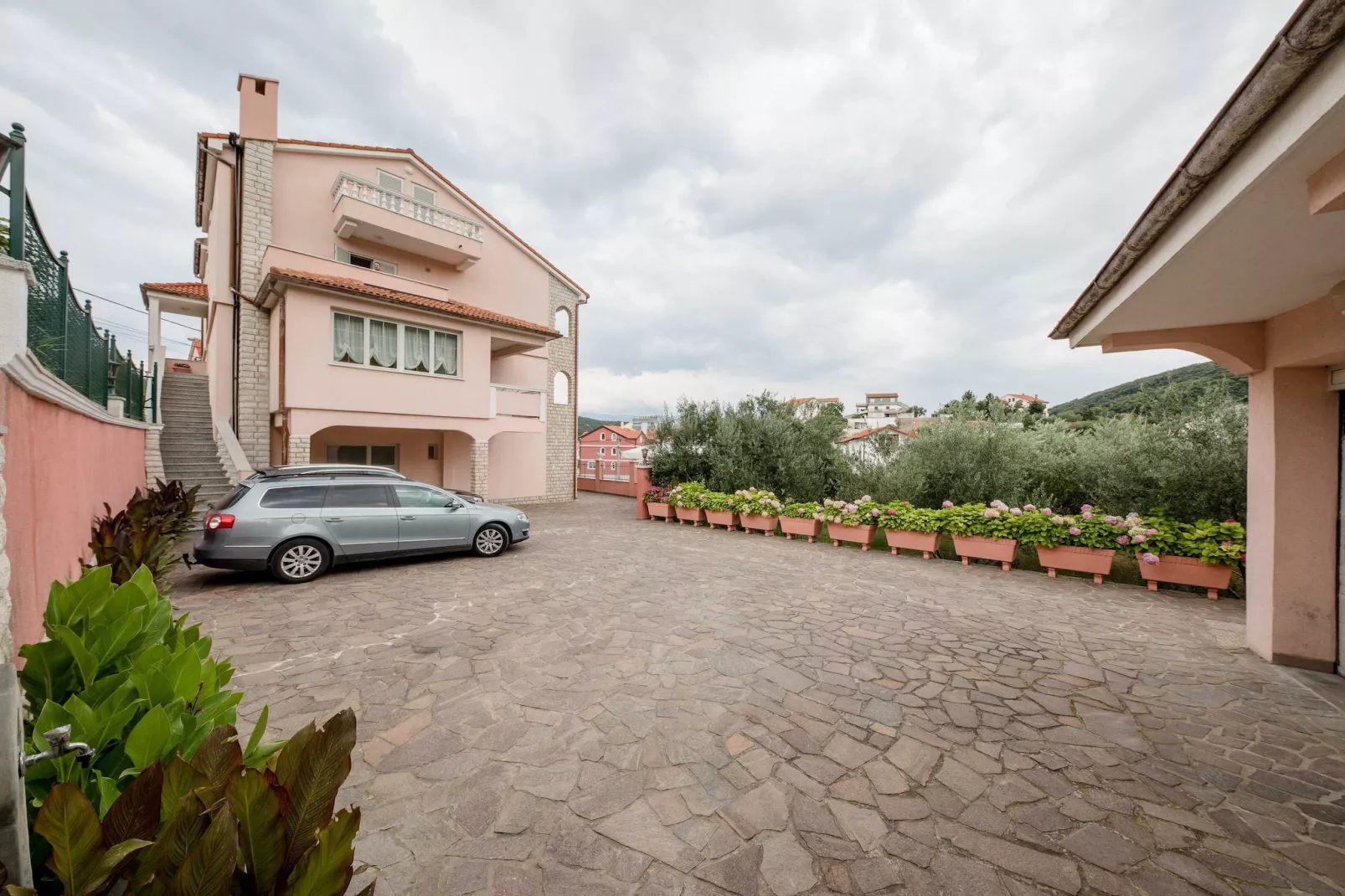 Guest House Villa Anggela - Comfort Triple room with Balcony and Sea View (Br4)-Buitenlucht