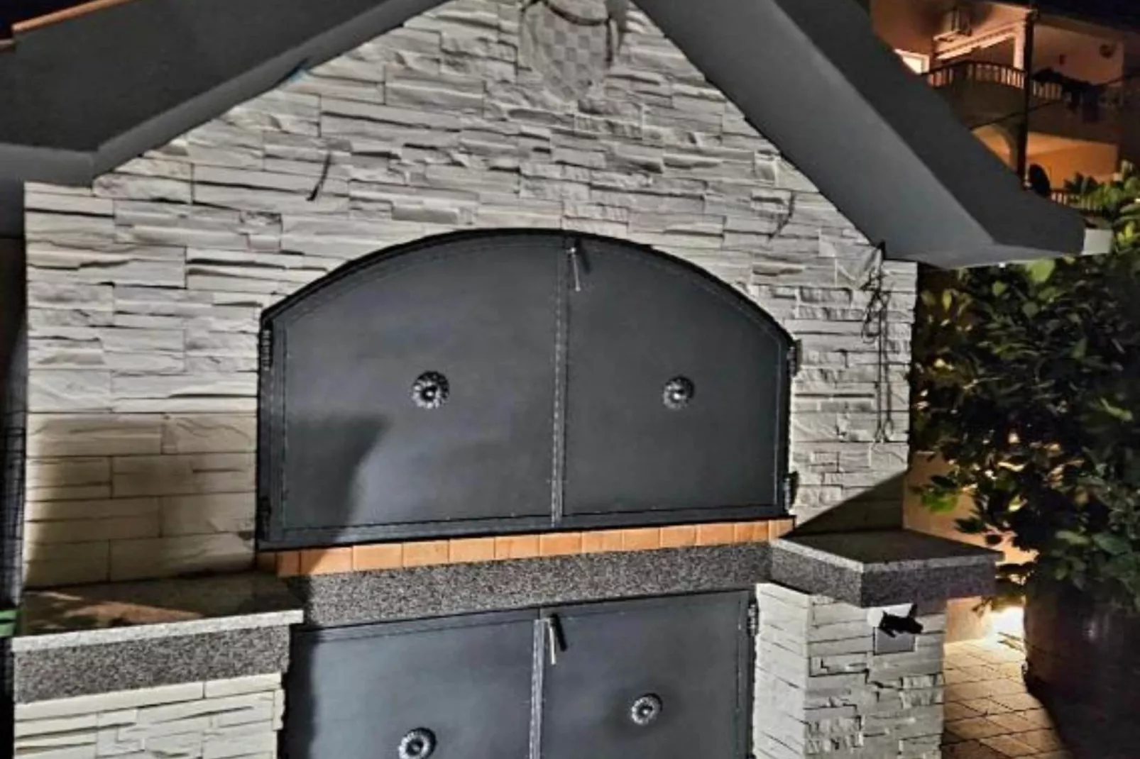 One-Bedroom Apartment With Garden View