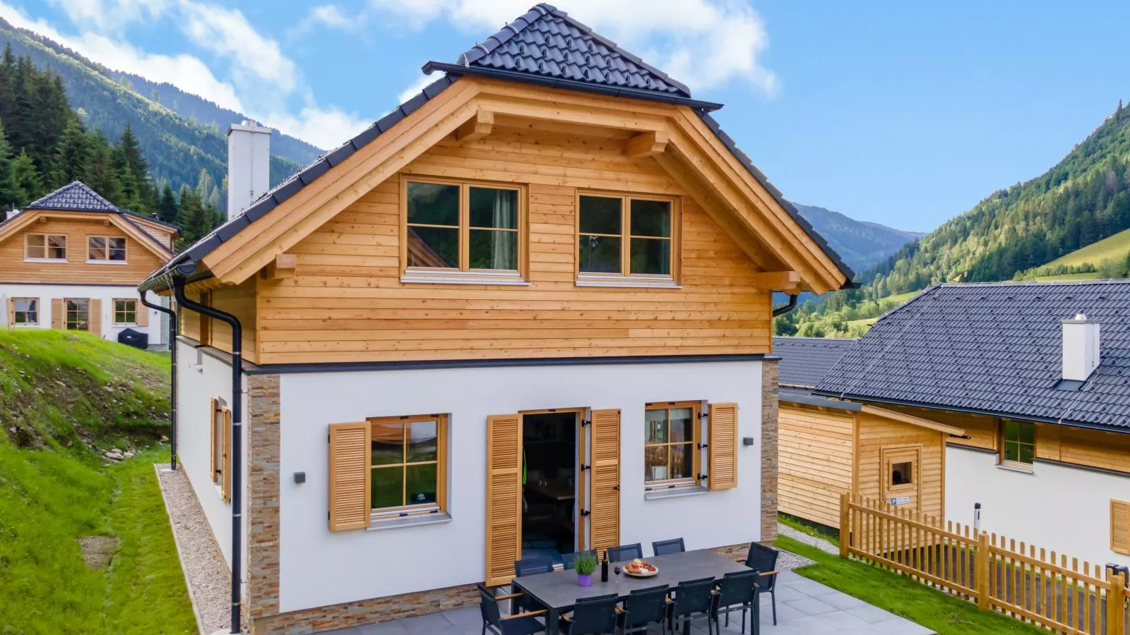 Haus Enzian-Buitenkant zomer