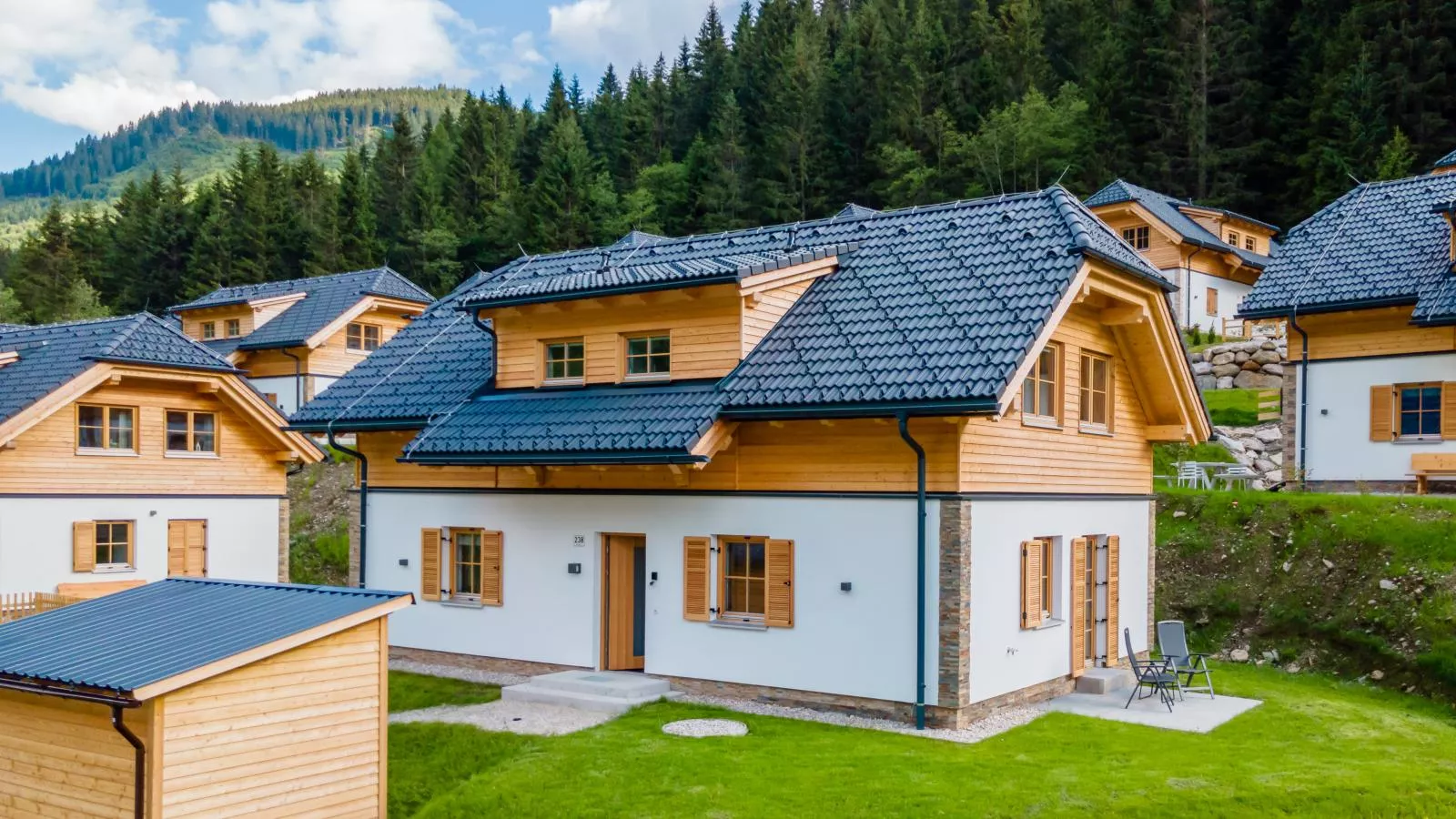 Haus Enzian-Buitenkant zomer