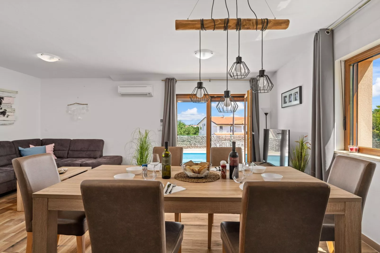 Holiday Home Mlačić - Three Bedroom Holiday Home with Pool-Eetkamer