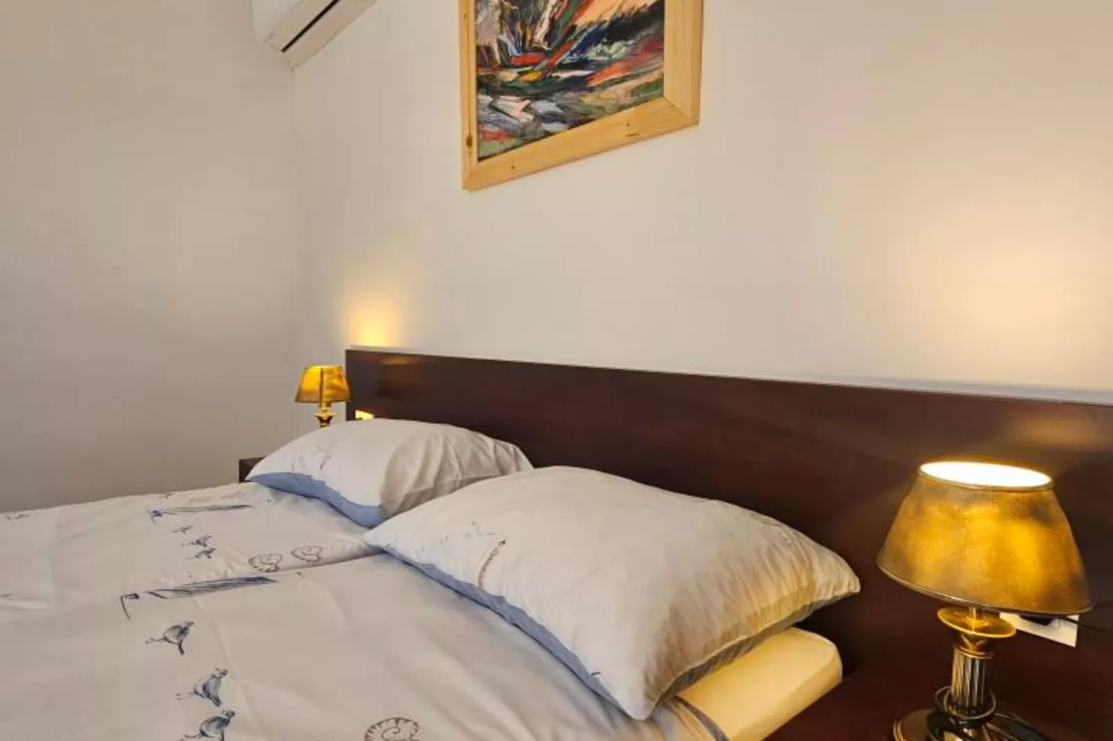 Lisko Vacation House -  Five Bedroom Holiday Home with Private Pool-Slaapkamer