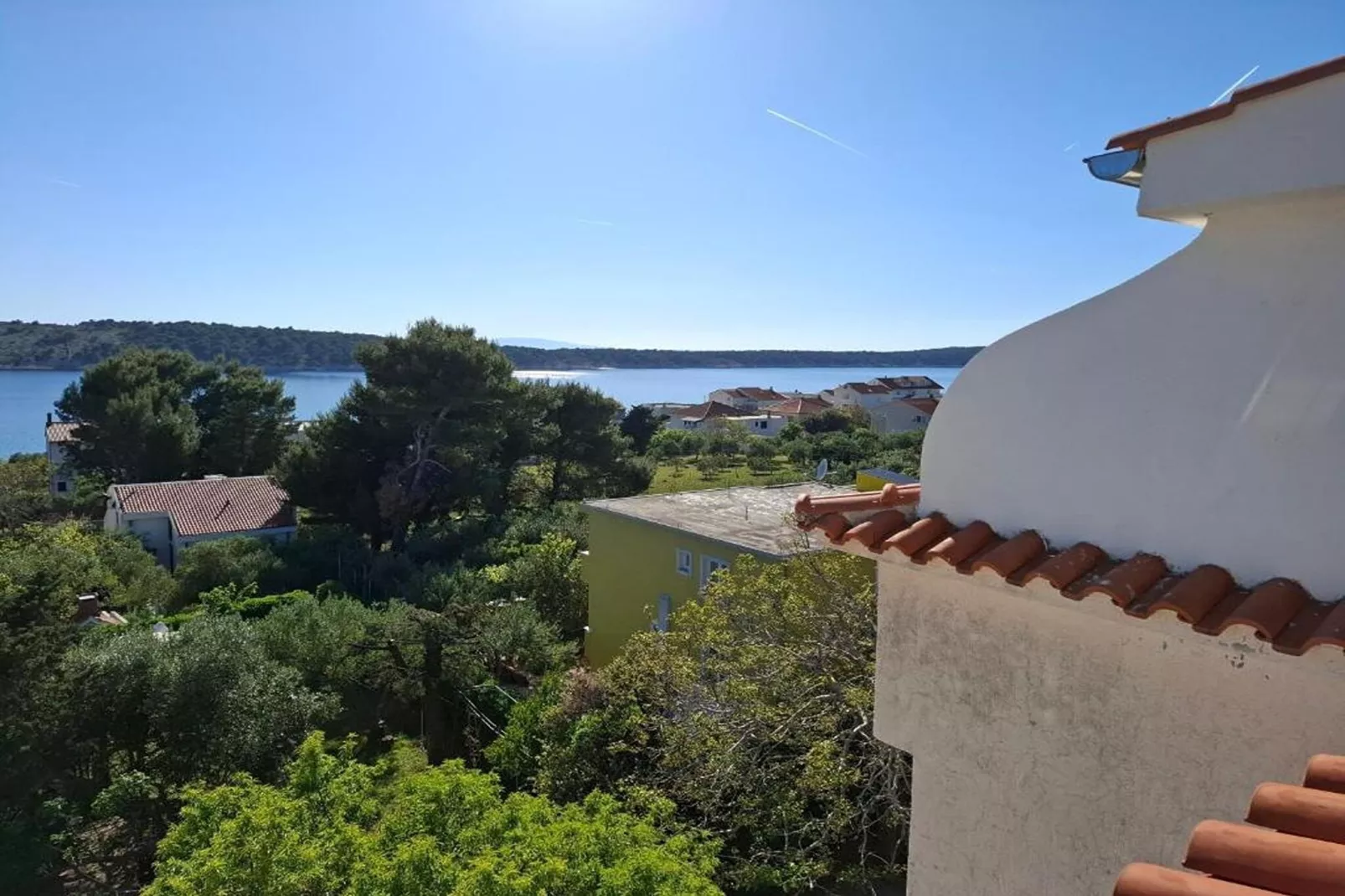 Rab Diving Mirko - One Bedroom Apartment with Sea View (3A)-Terrasbalkon