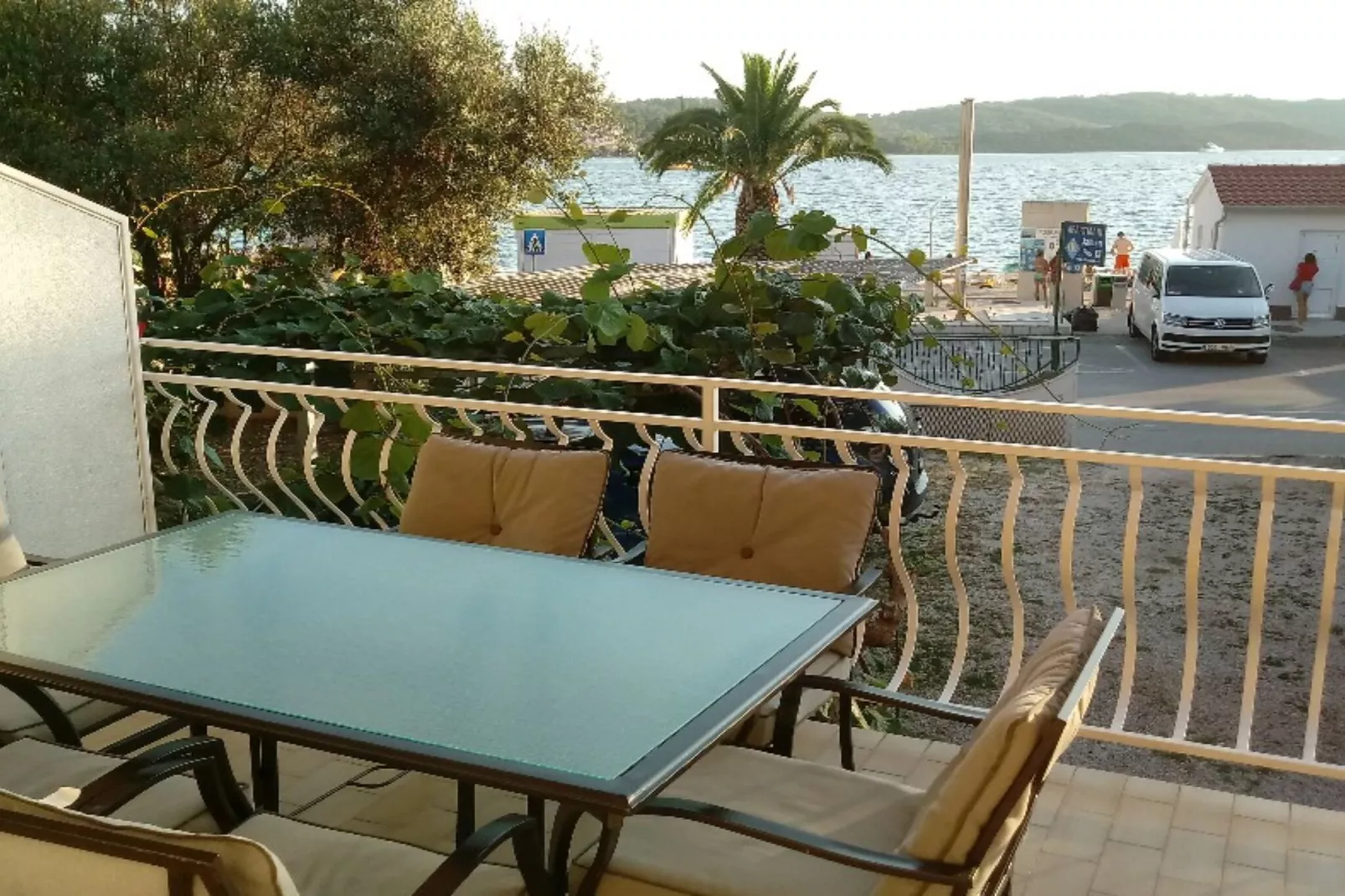 Apartments Jaman Dalmatica Čiovo - Double Room with Garden View and Balcony-Terrasbalkon