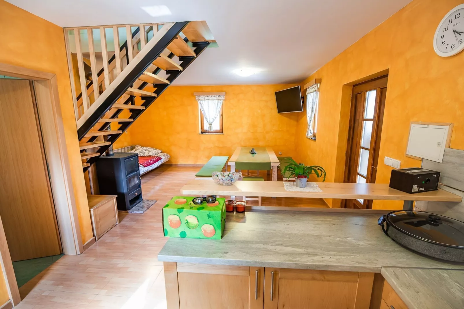Golden Horizon Holiday Home with Terrace and Garden - One Bedroom Holiday Home with Terrace and Garden-Keuken