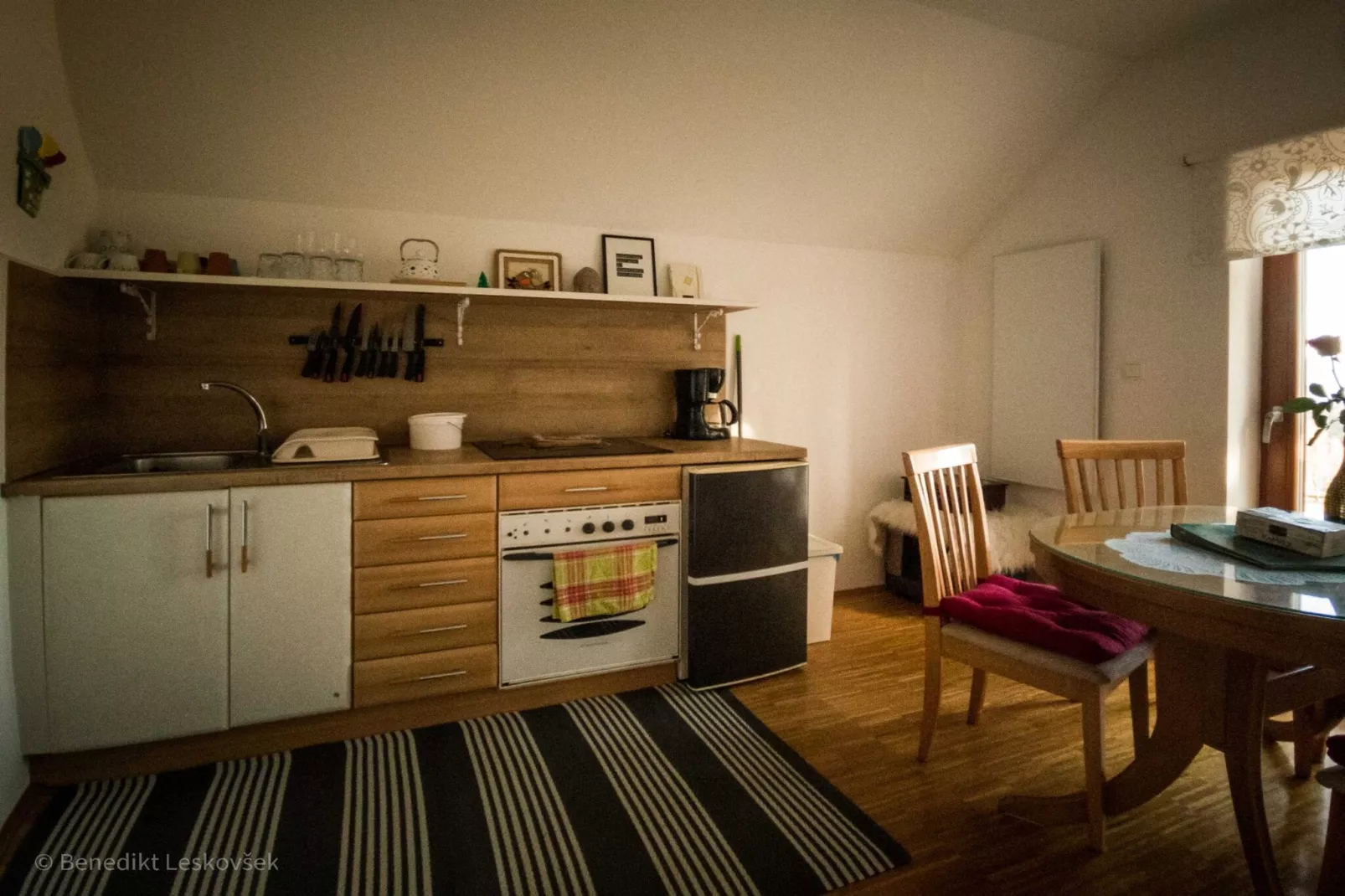 Rustic Refuge Glamping with Hot-Tub and Sauna - Two Bedroom Apartment with Terrace-Keuken