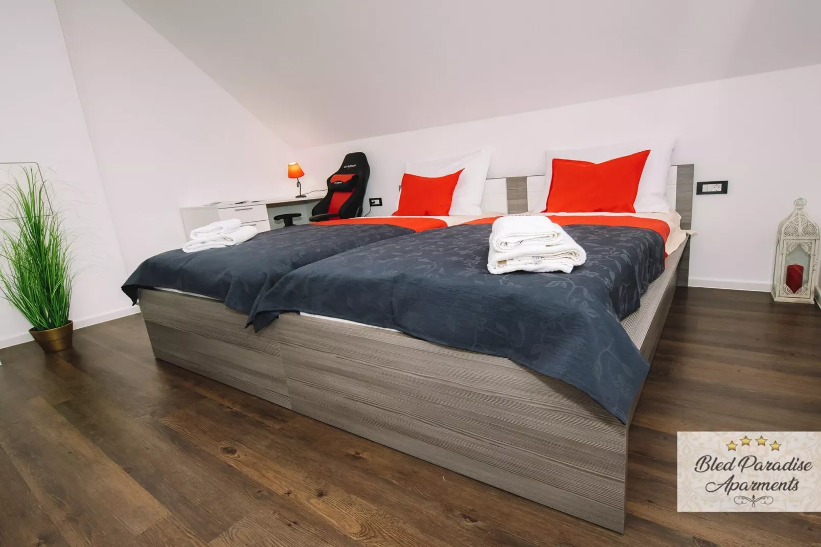 Bled Prestigious and Stylish Apartments - Two Bedroom Apartment with Balcony (owner 5)-Slaapkamer