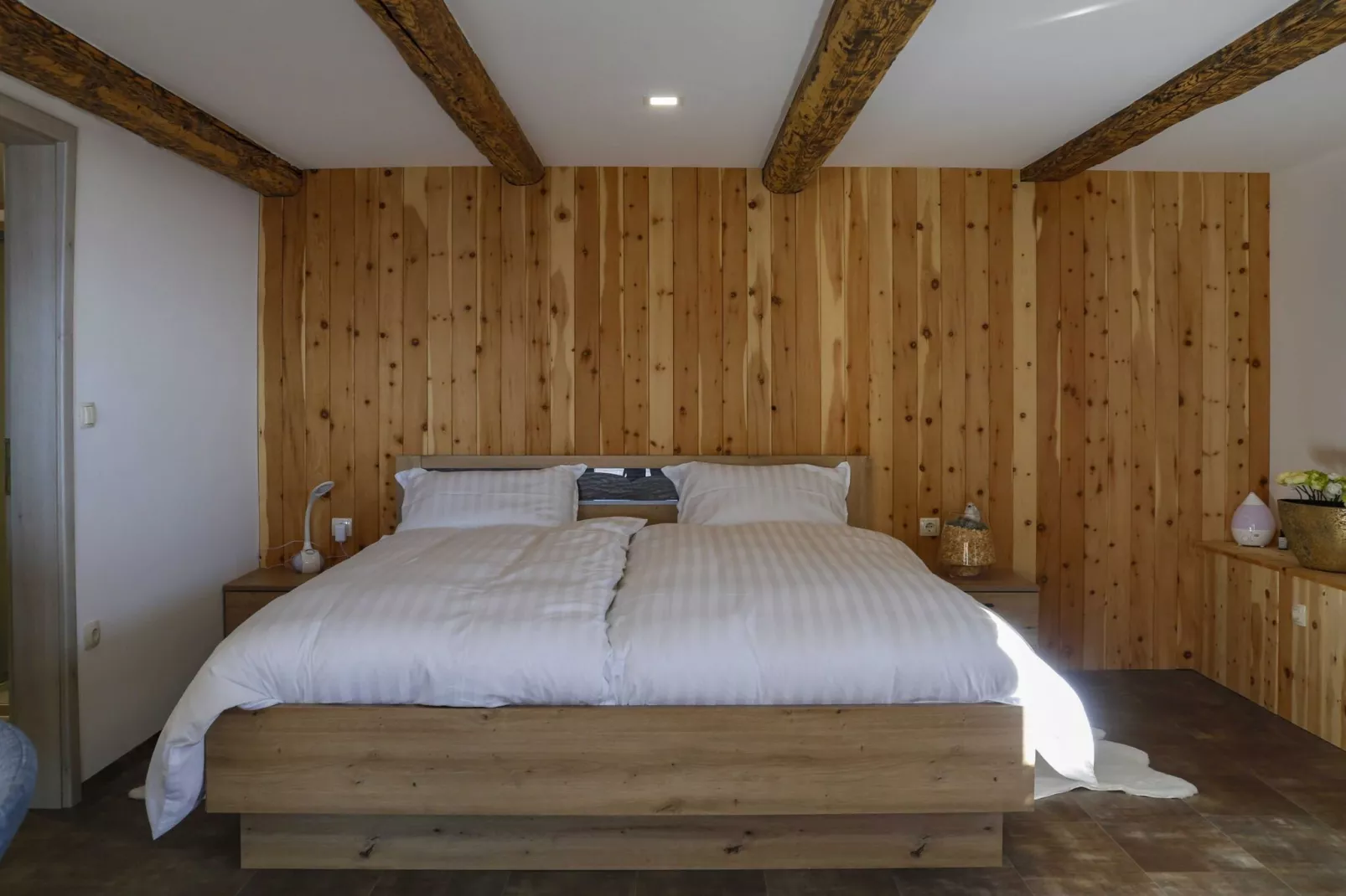 Mountain Vibrant and Timeless Apartment with Sauna - Studio Apartment with Terrace-Slaapkamer