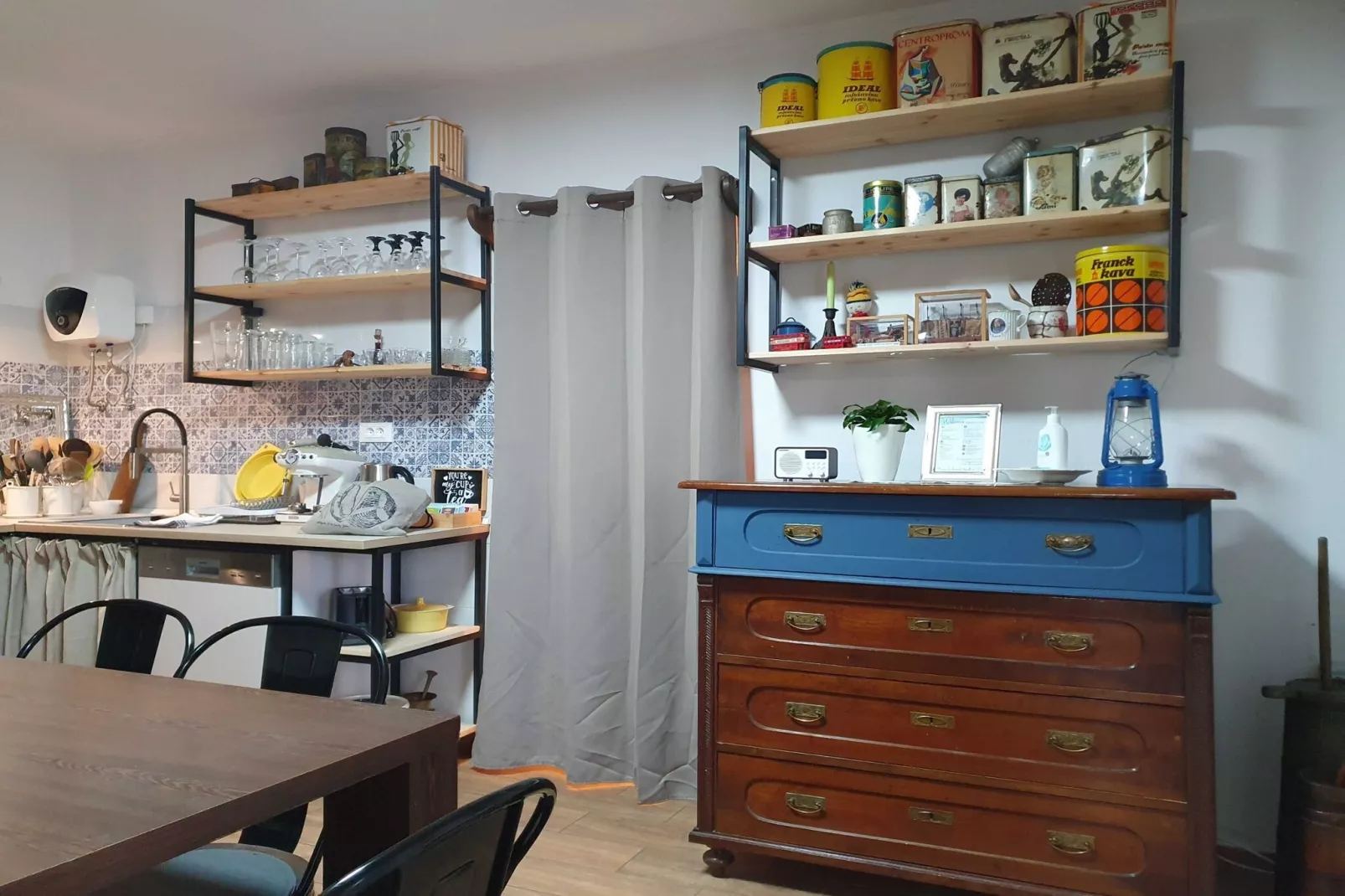 Bright and Sunny Apartment with Terrace - Two Bedroom Apartment with Terrace-Keuken