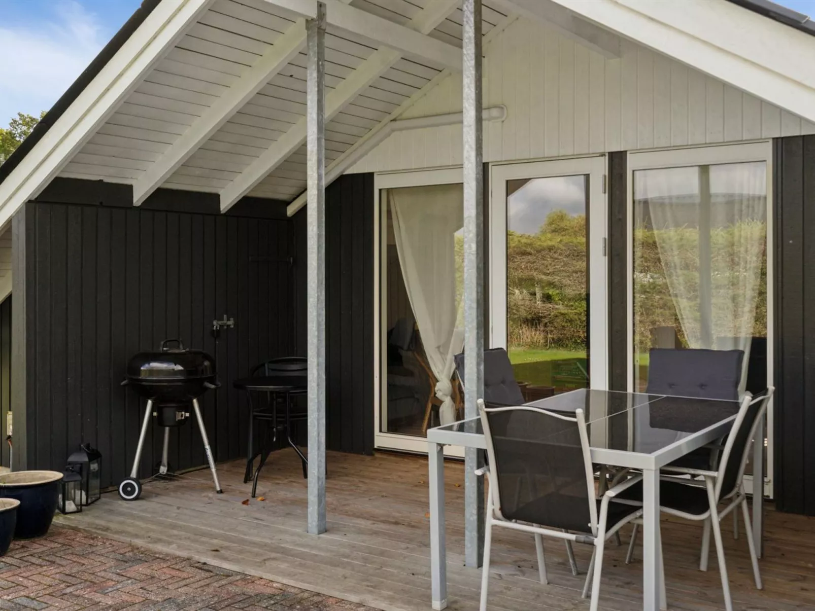 "Hannah" - 200m from the sea-Buiten