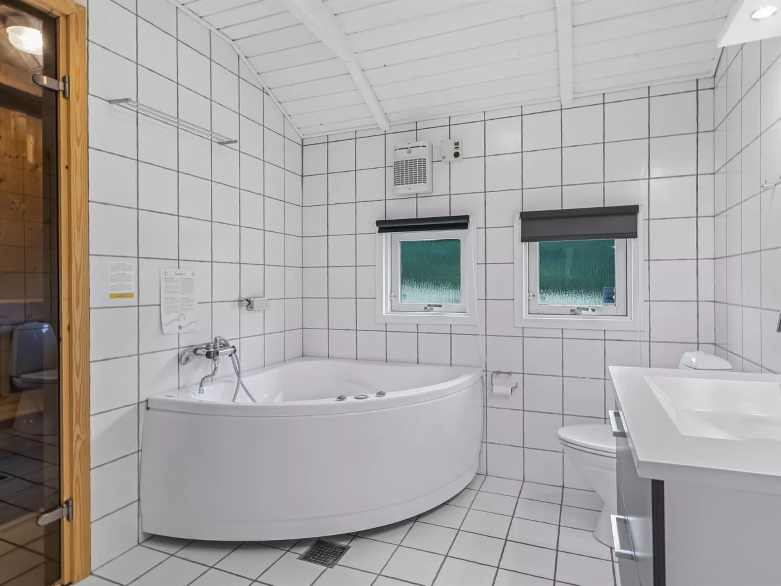 "Joonatan" - 900m from the sea-Binnen