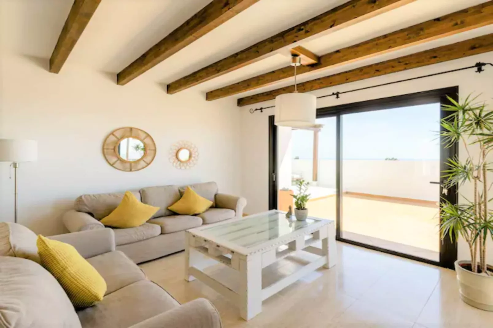 Villa San Blas Superior Chillout 7- Princesa Yaiza-Woonkamer