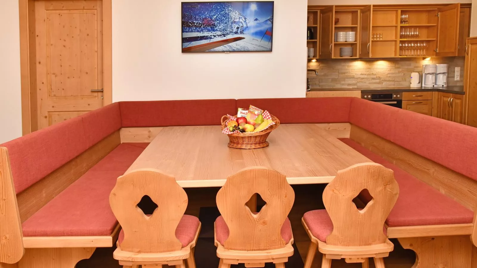 Apartments Next To The Ski Lift GF 1-Eetkamer