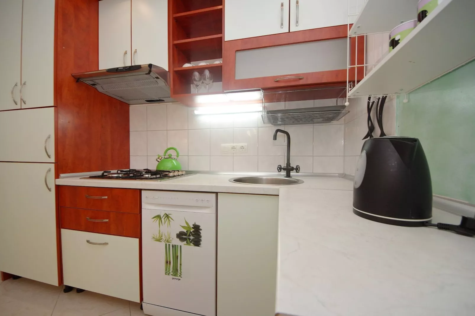 Seafront Apartments Deveron - Two Bedroom Apartment with Balcony and Sea View (Hvar)-Keuken