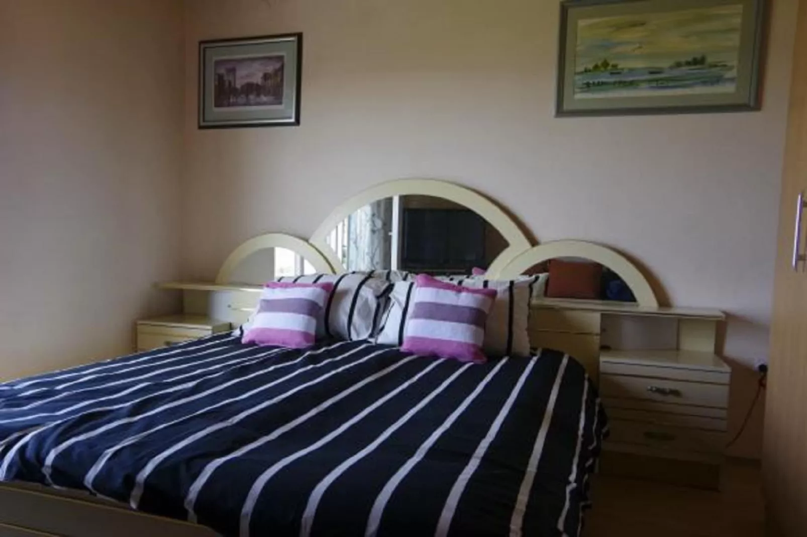 Serene Barbat Escape with Just Minutes from the Beach - One Bedroom Apartment with Balcony 2-Slaapkamer