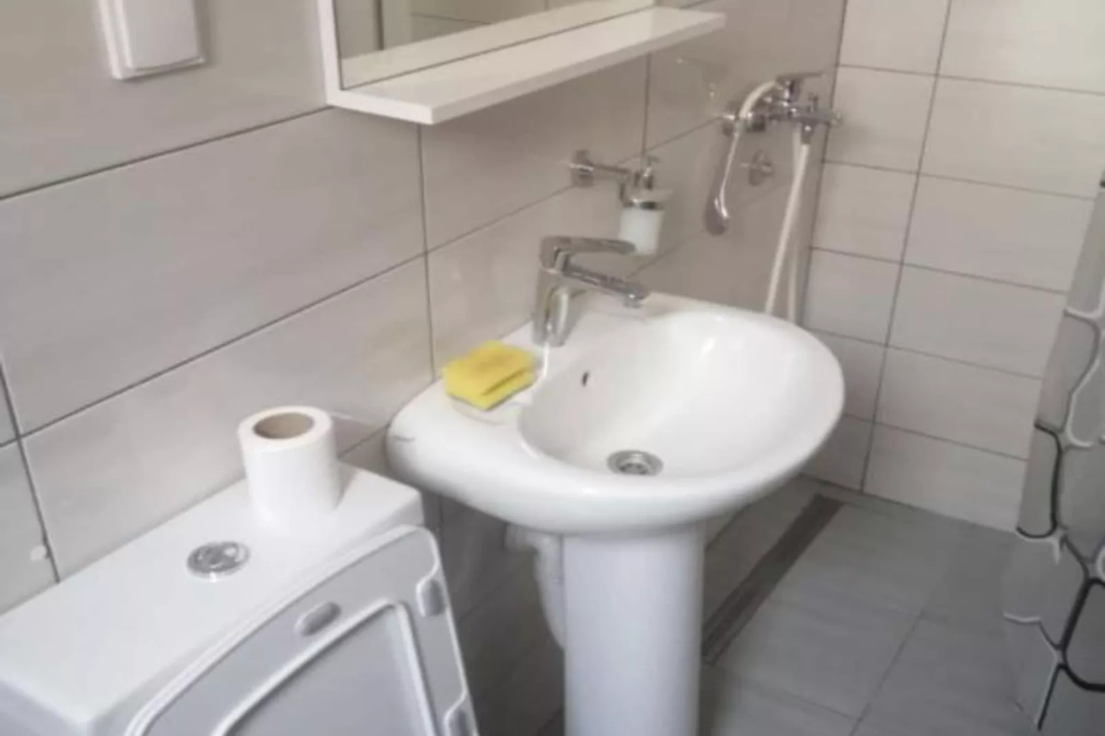 Seaside Serenity – Fresh & Modern Apartments in Igalo - Standard One Bedroom Apartment 6-Badkamer