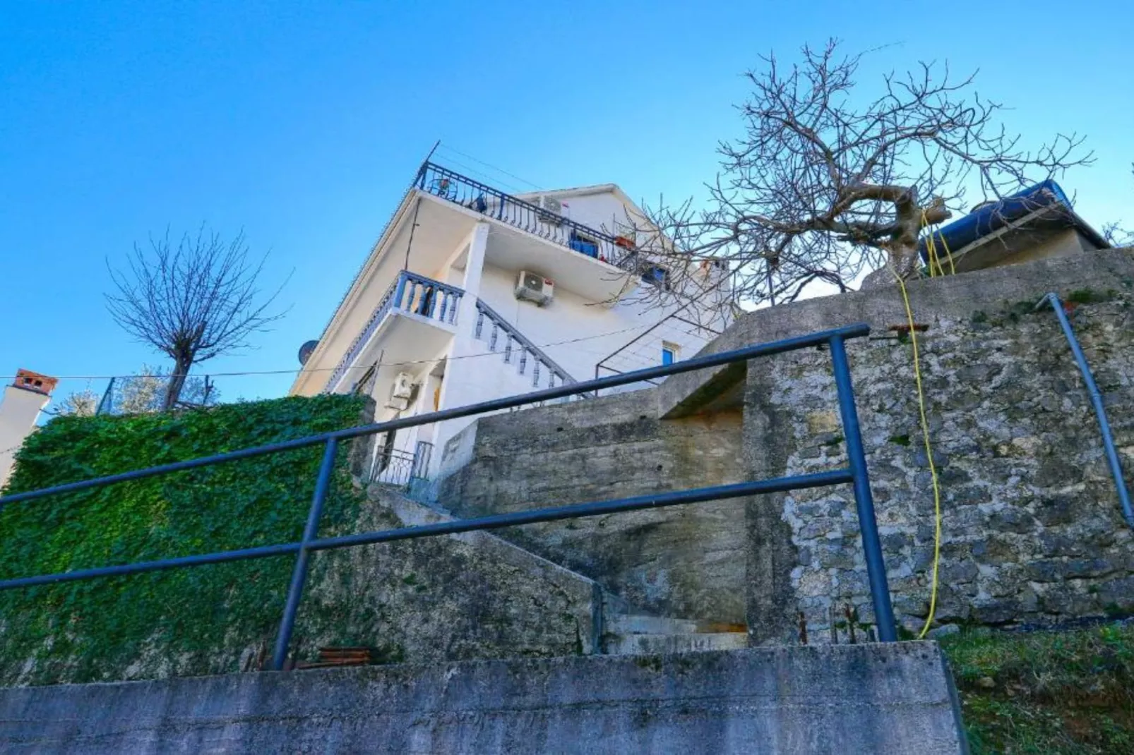 Charming Kotor Bay Retreat Just Steps from the Beach - Double Room with Seaview-Buitenlucht