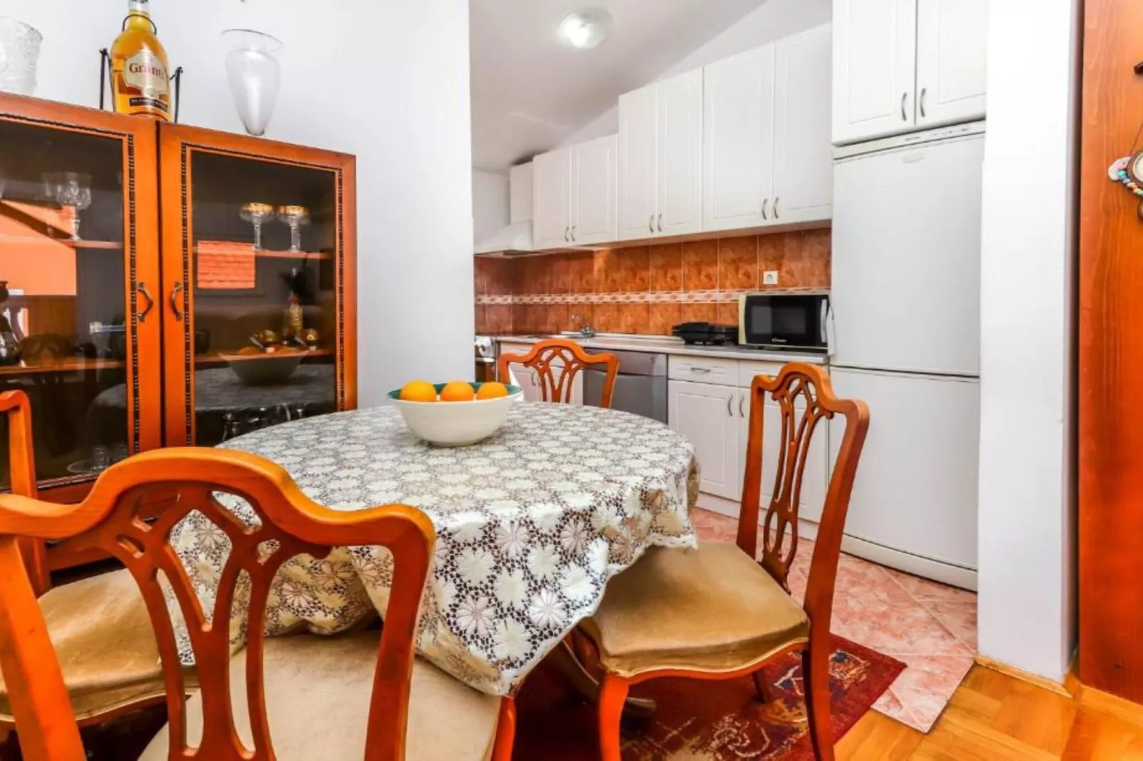 Relaxing Apartment on Budva Coastline - One Bedroom Apartment-Keuken