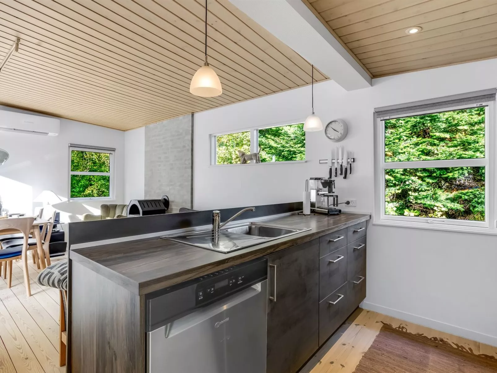 "Cornel" - 300m from the sea-Binnen