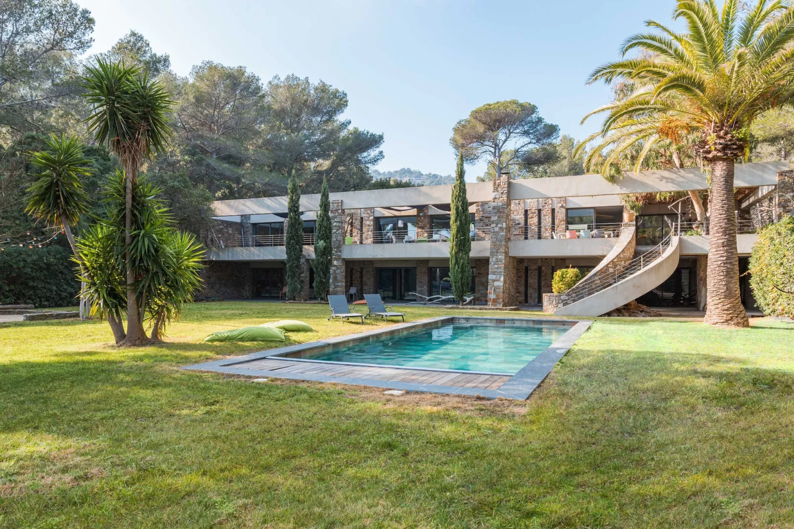 Villa Ephelele-Buitenkant zomer