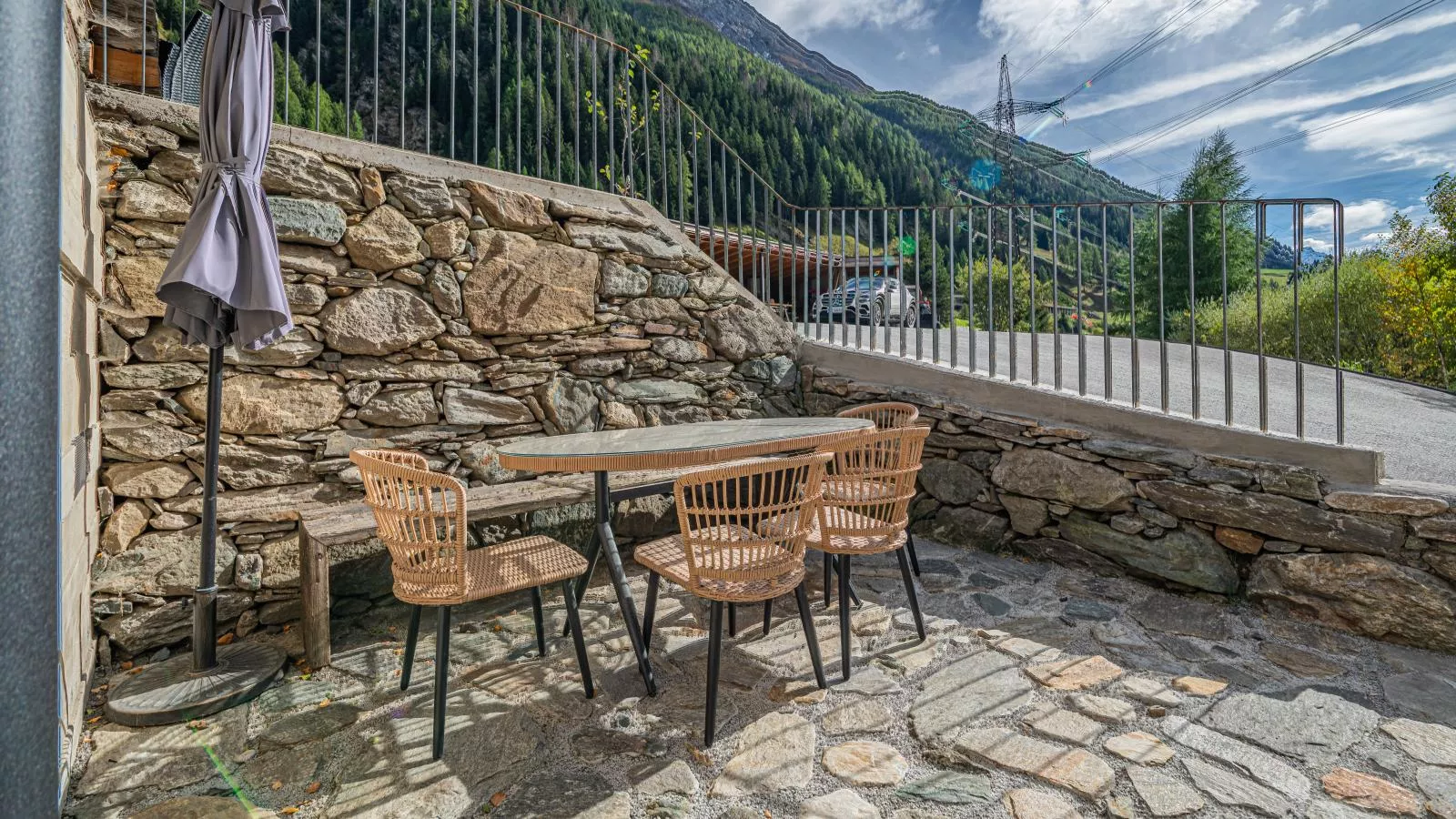 Raneburg 4 Stallhaus-Terrasbalkon