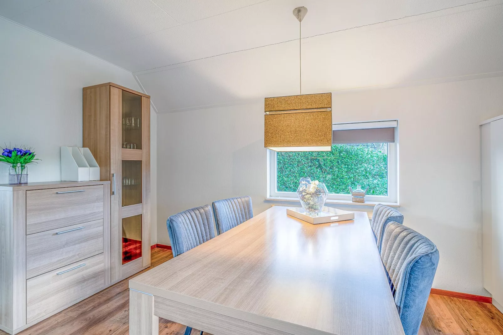 Kamperfoelie 55-Eetkamer