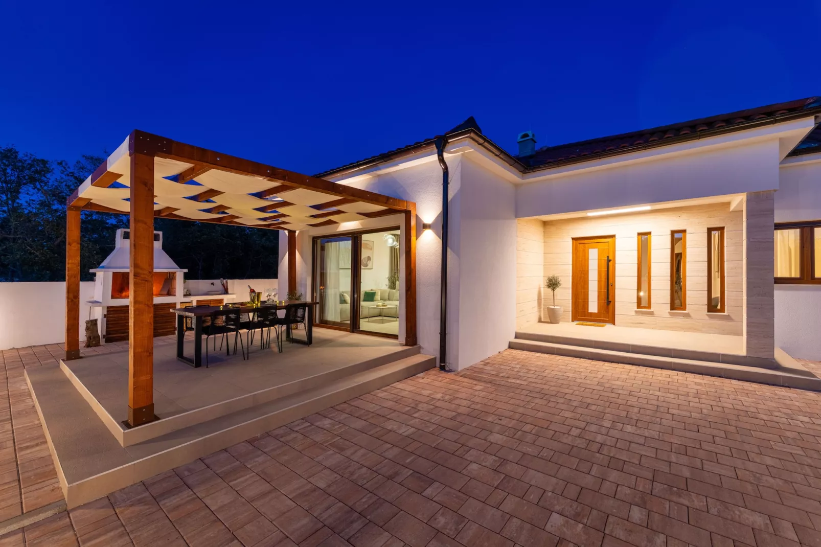 Luxury Villa T&T-Buitenkant zomer