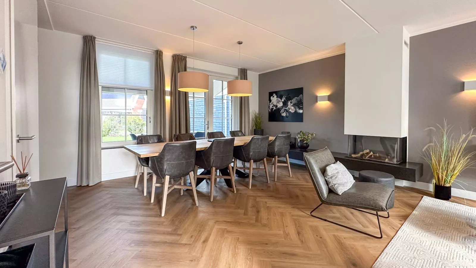 Dune Deluxe 81-Eetkamer